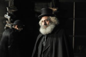 Das soll Karl Marx sein in dem Film "The Limehouse Golem". © Copyright 2016 Number 9 Films (Limehouse) Limited / Nick Wall