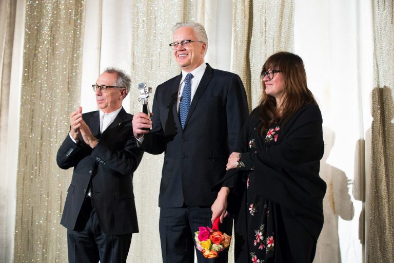 Tim Robbins wird mit einer Berlinale Kamera geehrt