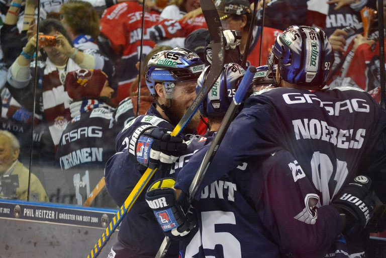 „Kämpfen und siegen“ – Direktberichterstattung vom Spiel der Berliner Eisbären gegen die Adler aus Mannheim 4:3 (1:1, 2:1, 1:1)