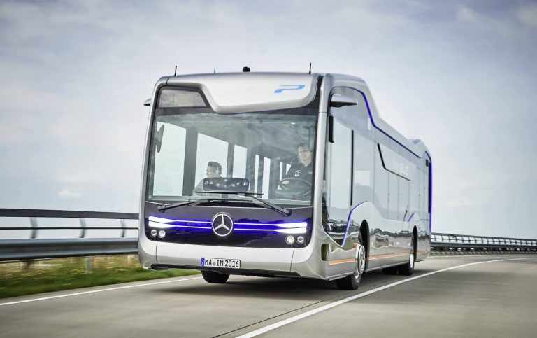Die Weltpremiere eines zukunftsträchtigen Busses von Daimler – Über eine Fahrt mit dem Future Bus von Mercedes-Benz bei Amsterdam