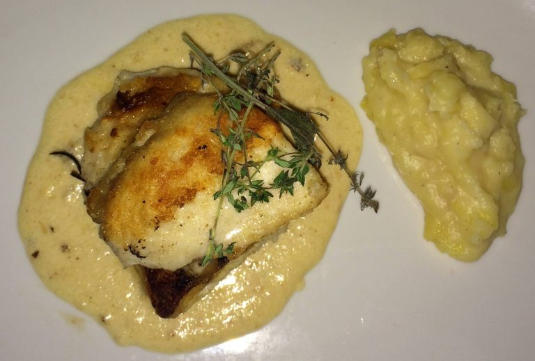 Belladonna Bellucci – Monica Bellucci und Tignanello sowie Rinderfilet und Zanderfilet im Restaurant Bellucci in Berlin