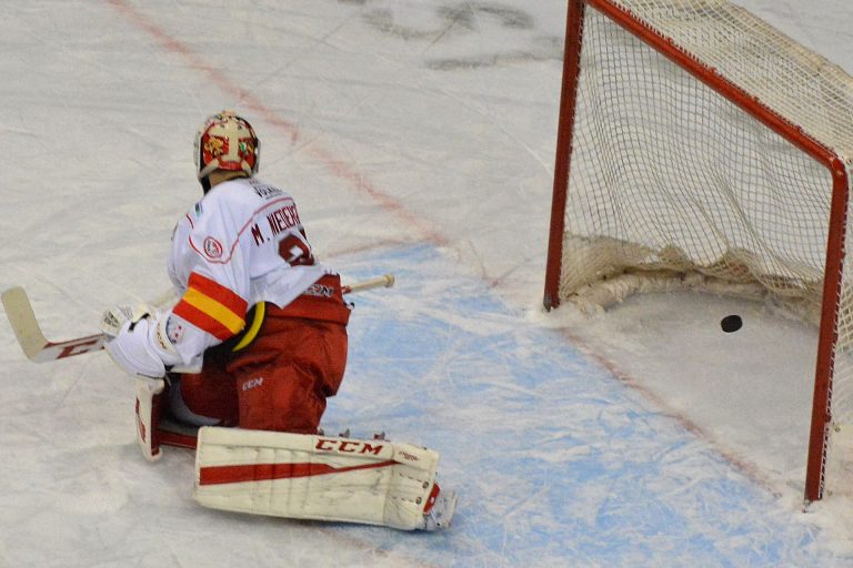 700 Spiele für die Eisbären oder Ein bisschen Baximania und fünf Tore – Direktberichterstattung von der Eishockey-Begegnung zwischen den Berliner Eisbären und der Düsseldorfer EG