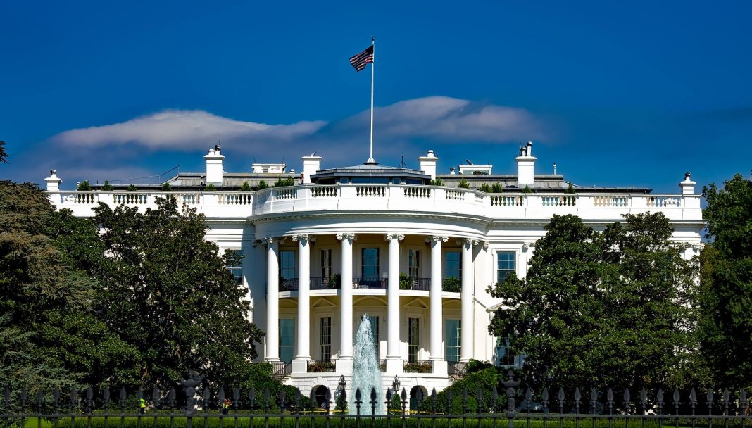 Der Präsident der USA hat im Weißen Haus in Washington seinen Amtssitz.