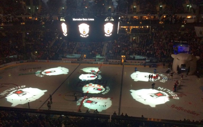 „Dienstagsspiele sind schön“ – Berliner Eisbären besiegen Schwenninger Wild Wings mit 1:0 – Befriedigendes Eisbären-Debüt von Charles Linglet