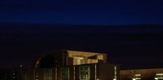 System Merkel – wie lange noch? – Über den Wahlkampf als Inszenierung und die «Kanzlerin der Alliierten!» Kanzleramt in Berlin