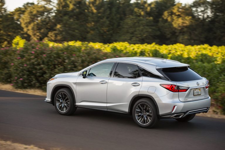 Hybridantrieb macht dem Lexus RX 450h Beine – Premium-SUV mit Spritspar-Technik bringt sportliche Leistungen