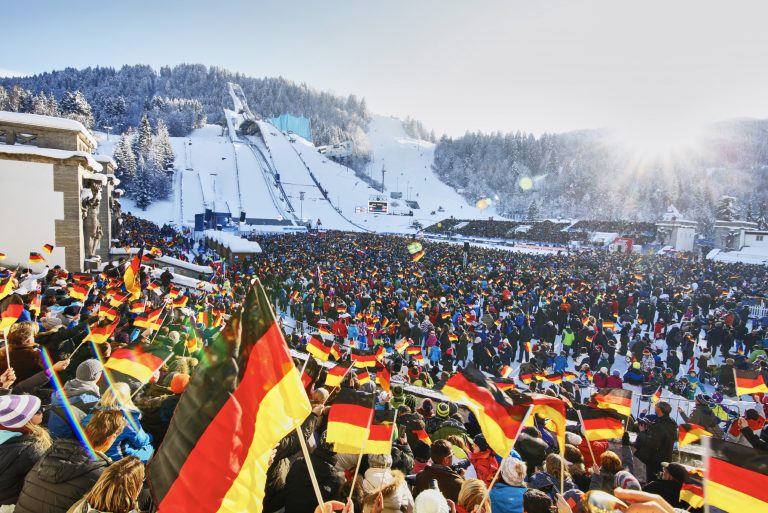 Die Vierschanzentournee 2023/24 – Anze Lanisek siegt in Garmisch-Partenkirchen