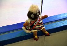 Ein erster Sieg, mehr nicht! – Berliner Eisbären gegen Adler in Mannheim 7:3 Ein Maskottchen bei den Eisbären Berlin.