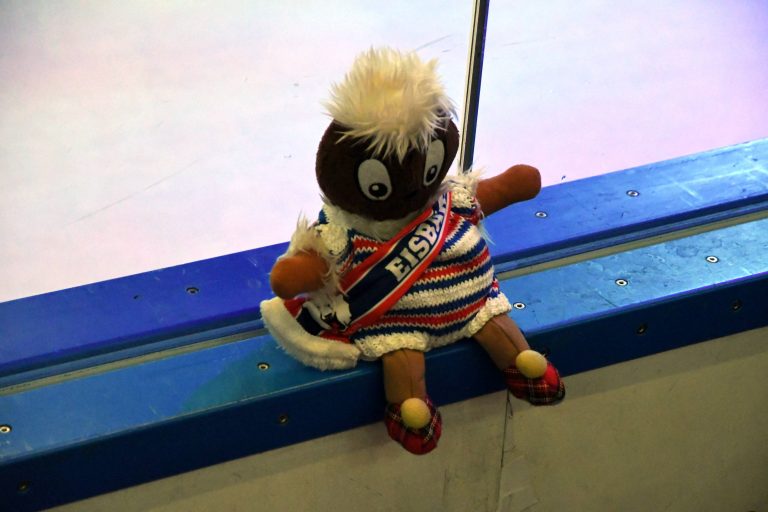 Ein Maskottchen bei den Eisbären Berlin.