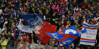 Direktberichterstattung vom Punktspiel der Berliner Eisbären gegen Ice Tigers aus Nürnberg Fans der Eisbären Berlin.