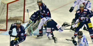 Eisbären rupfen Roosters 4:1 (2:1, 0:0, 2:0) – Berliner sichern Heimrecht für die K.o.-Runde der Playoff-Nachrücker