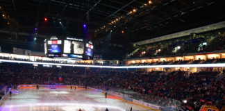 Fotoreportage: Punktspiel zwischen Berliner Eisbären und Iserlohn Roosters