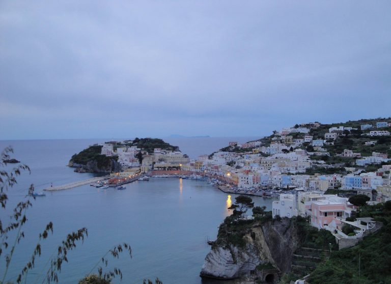 Vor den Toren Roms: Eine Perle des Mittelmeers – Ponza, eine perfekt gelungene Mischung zwischen Natur und Ursprünglichkeit