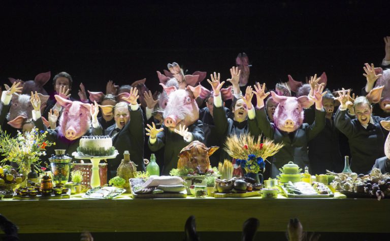 Die russische Seele mit Wodka, Weib und Gesang oder „Der Jahrmarkt von Sorotschinzi“ an der Komischen Oper Berlin