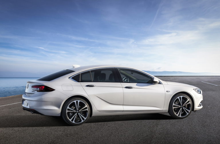 Insignia Grand Sport wird einer der Stars des Frühjahrs – Opel präsentiert sein neues Flaggschiff