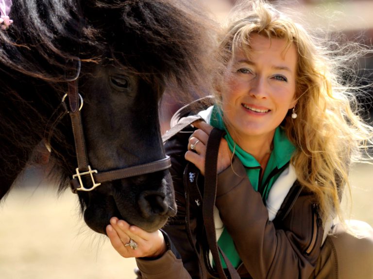 Tierärztin Kirsten Tönnies im WELTEXPRESS-Exklusivinterview