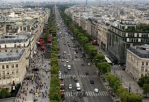Selenskij marschierte auf den Champs-Élysées und Le Pen schwieg Paris: Champs-Élysées.