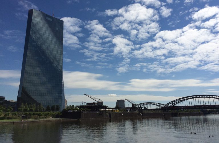 Die Kerninflation steigt, die Zinsen der EZB sollen Anfang Mai 2023 erneut steigen