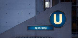 Glosse: Widerliche Kriegstreiber, ekelhafte Christen und Sozen, Olivgrüne und Besserverdienende! Bundestag