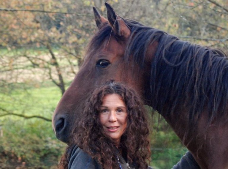 Die Philosophin Elma Esrig im WELTEXPRESS-Exklusivinterview: Kentaur – „Die Einheit zwischen Mensch und Pferd“