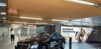 Premiere: Fahrerloses Parken im realen Verkehr – Bosch und Daimler zeigen Automated Valet Parking im Parkhaus Fahrerloses Parken.