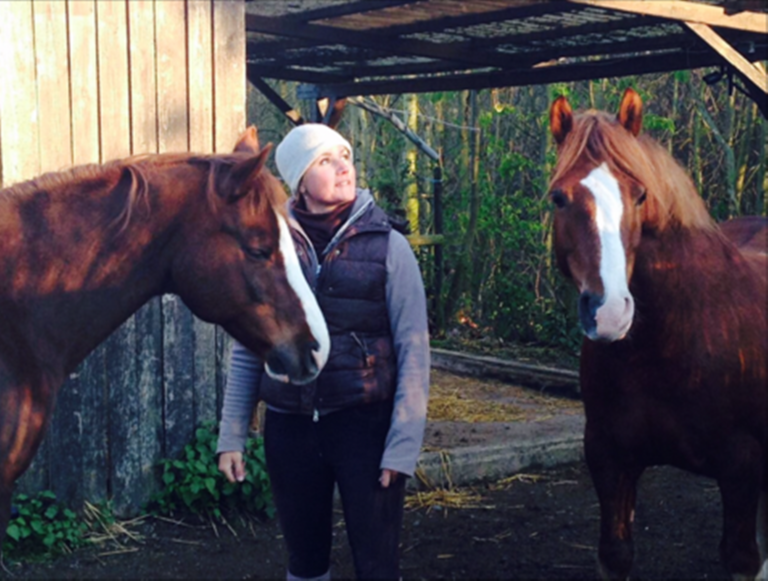 „Eine Wohngemeinschaft für Pferde“ – Die Malerin Maren Ziegenfuß im WELTEXPRESS-Exklusivinterview