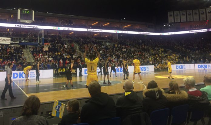 Basketball mit der Begegnung Berlin gegen Jena am 23. Dezember 2017.