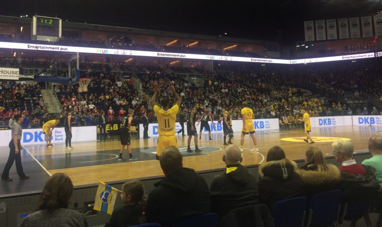 Basketball mit der Begegnung Berlin gegen Jena am 23. Dezember 2017.