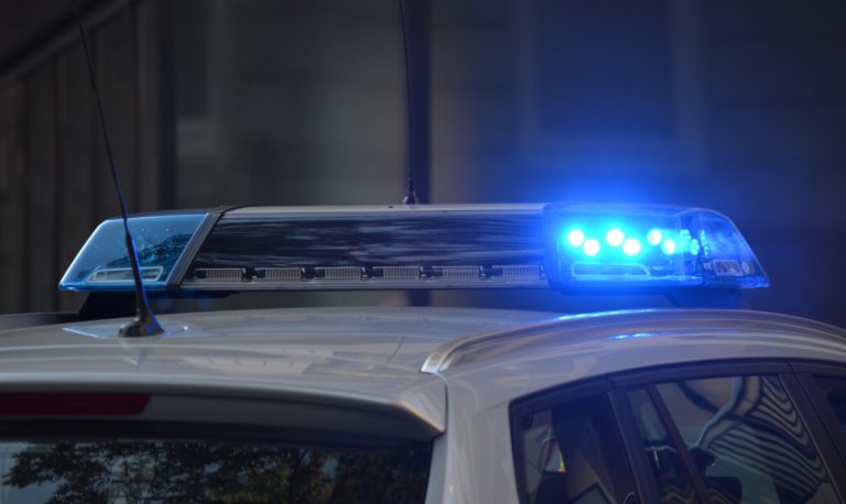 Polizei mit Blaulicht.