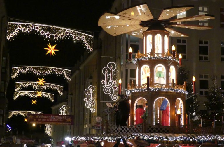 Weihnachtliches Dresden in Sachsen.