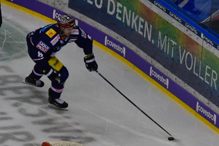 Ice Tigers und Eisbären spielten am 19. Dezember 2017 in Berlin.