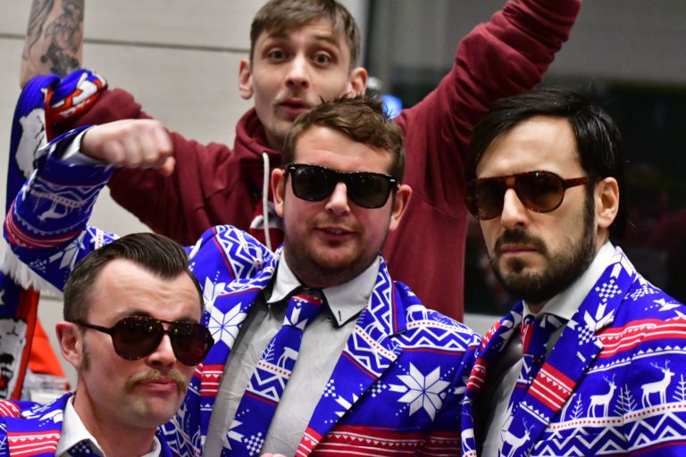 Eisbären Berlin versus Krefeld Pinguine.