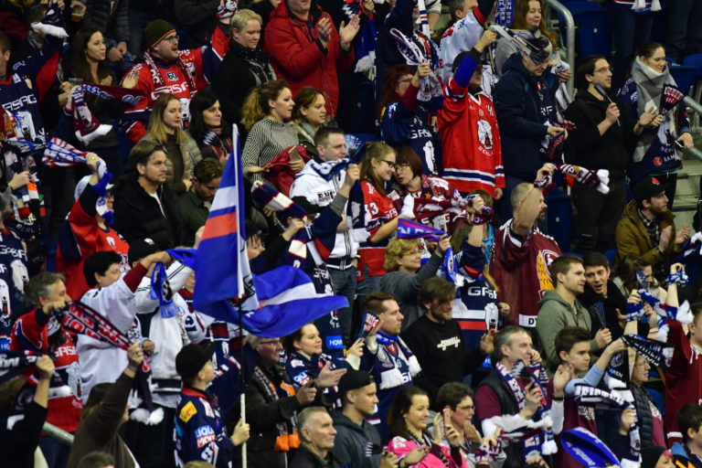 Berliner Eisbären gegen Schwenninger Wild Wings am 2. Januar 2017 in Berlin.