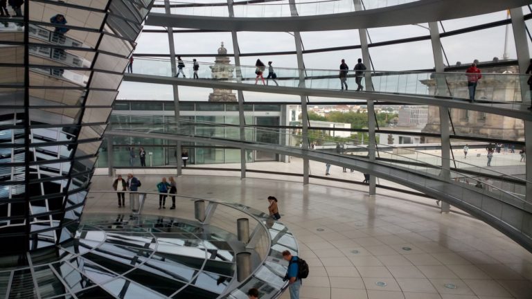 Kuppel über dem Reichstag in Berlin.