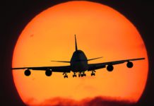 Zur Lage an der Front der Reiseindustrie und zur Frage, ob aktuell „viele Fernreiseziele an Attraktivität“ (Patrick Höppner) verlieren Flieger, grüß` mir die Sonne.