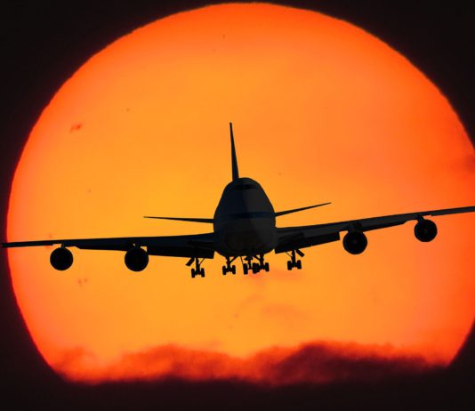 Zur Lage an der Front der Reiseindustrie und zur Frage, ob aktuell „viele Fernreiseziele an Attraktivität“ (Patrick Höppner) verlieren Flieger, grüß` mir die Sonne.