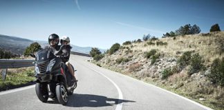 Ein Dreirad-Motorroller von Peugeot – Der Peugeot Metropolis RX-R Peugeot Metropolis.