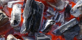 Mehr Strafen als Treffer oder Grizzlys grillen Eisbären – Wolfsburg gewinnt 5:2 gegen Berlin Glühende Holzkohle.