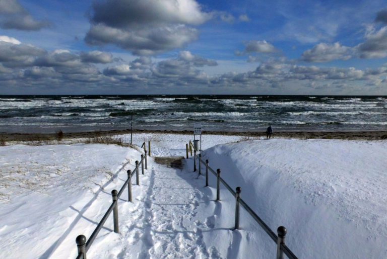 Rügen ist eine deutsche Insel in der Ostsee.