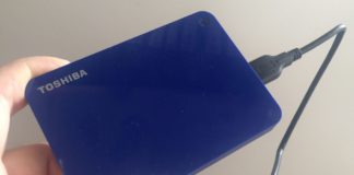 Passen in Hosentaschen – Die neuen Canvio-Festplatten von Toshiba für den (kleinen) Speicher zwischendurch Toshiba Canvio-Festplatte mit 2 TB.