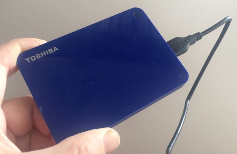 Toshiba Canvio-Festplatte mit 2 TB.