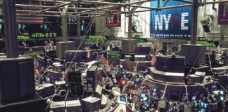 Vorbeben an den Börsen? – Handelsstreit zwischen den Vereinigten Staaten von Amerika und der Volksrepublik China New York Stock Exchange.