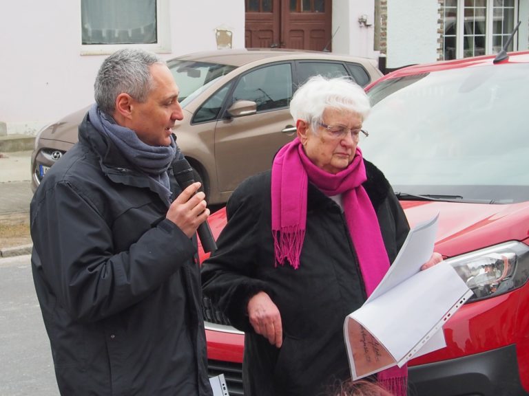 Geschichte auf dem Bürgersteig – Ein Flohmarktfund führte dazu, dass Rüdersdorf bei Berlin nun seine ersten Stolpersteine hat
