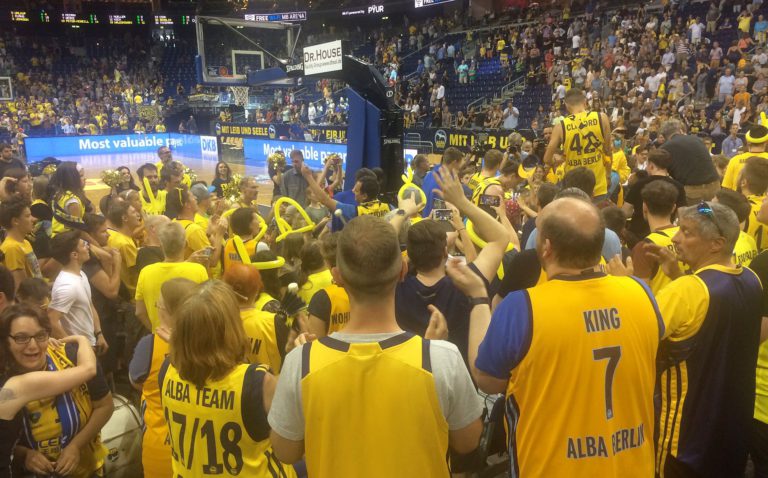 Berliner Albatrosse gewinnen das dritte Spiel sowie die Serie gegen die Riesen aus Ludwigsburg und stehen im Finale der Basketball-Bundesliga