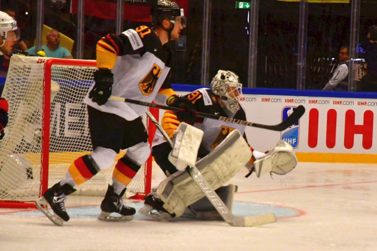 Eishockey: Sbornaja gewinnt Vierländerturnier in Krefeld – DEB-Auswahl landet auf dem letzten Platz