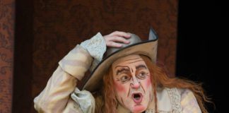 Ein Hochstapler will Frankfurt retten – Erfolgreiche Premiere von „Barock am Main“ 2018 Barock am Main.