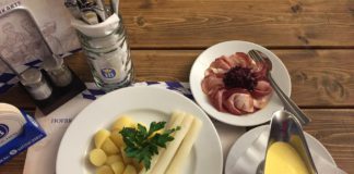 Spargelmonat Mai – Mit Wonne Spargel speisen im Hofbräu München, Wirtshaus Berlin Hofbräu München, Wirtshaus Berlin.