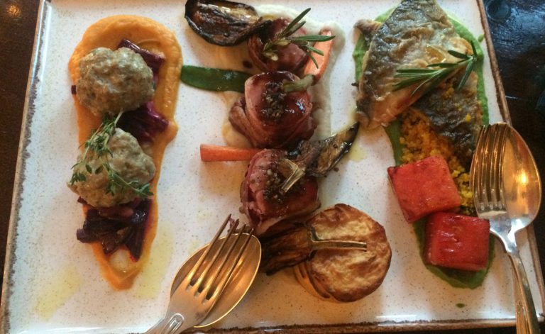 Speisen im Berliner Restaurant Neumond.