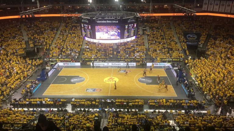 Badetag beim Basketball-Finale: Nicht den Hauch einer Chance! – Der FC Bayern München macht Alba Berlin an der Spree nass