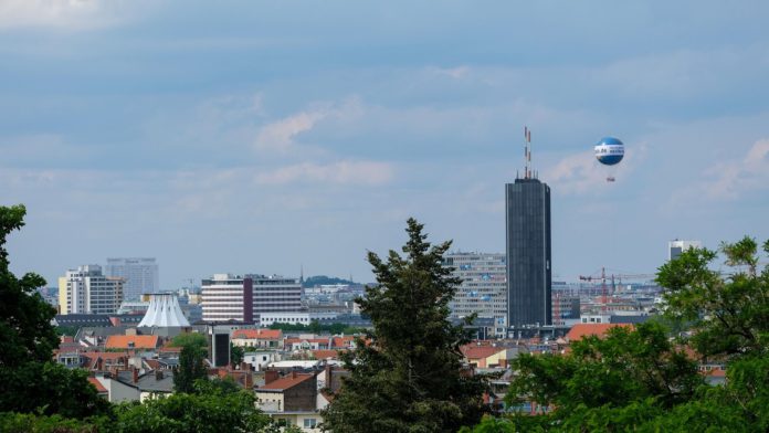 Ein Blick auf Berlin vom Kreuzberg.